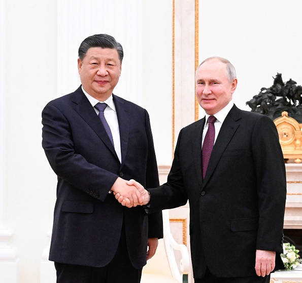 习近平会见俄罗斯总统普京