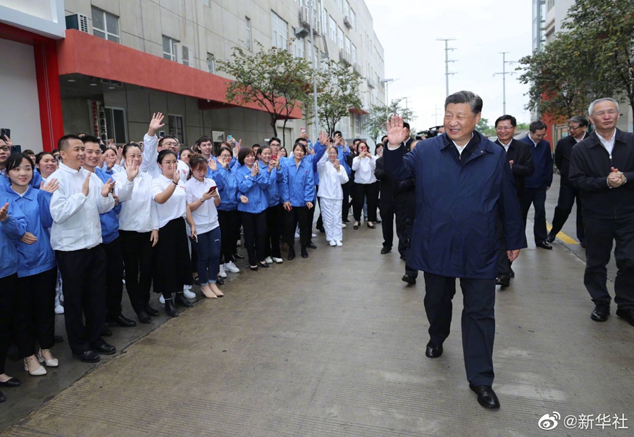 习近平在柳州考察调研(图9)