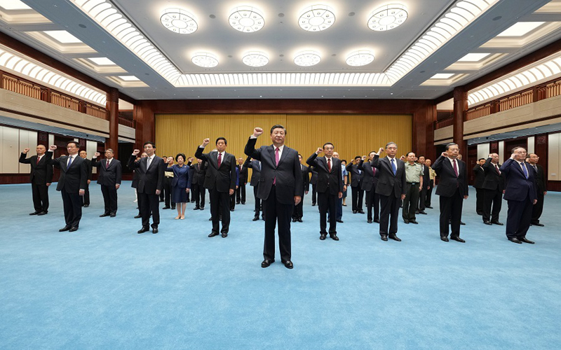 习近平等党和国家领导人参观“‘不忘初心、牢记使命’中国共产党历史展览”(图2)