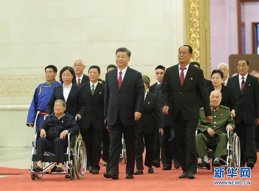 庆祝中国共产党成立100周年“七一勋章”颁授仪式在京隆重举行(图4)