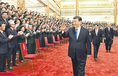 习近平会见第十届世界华侨华人社团联谊大会代表(图1)